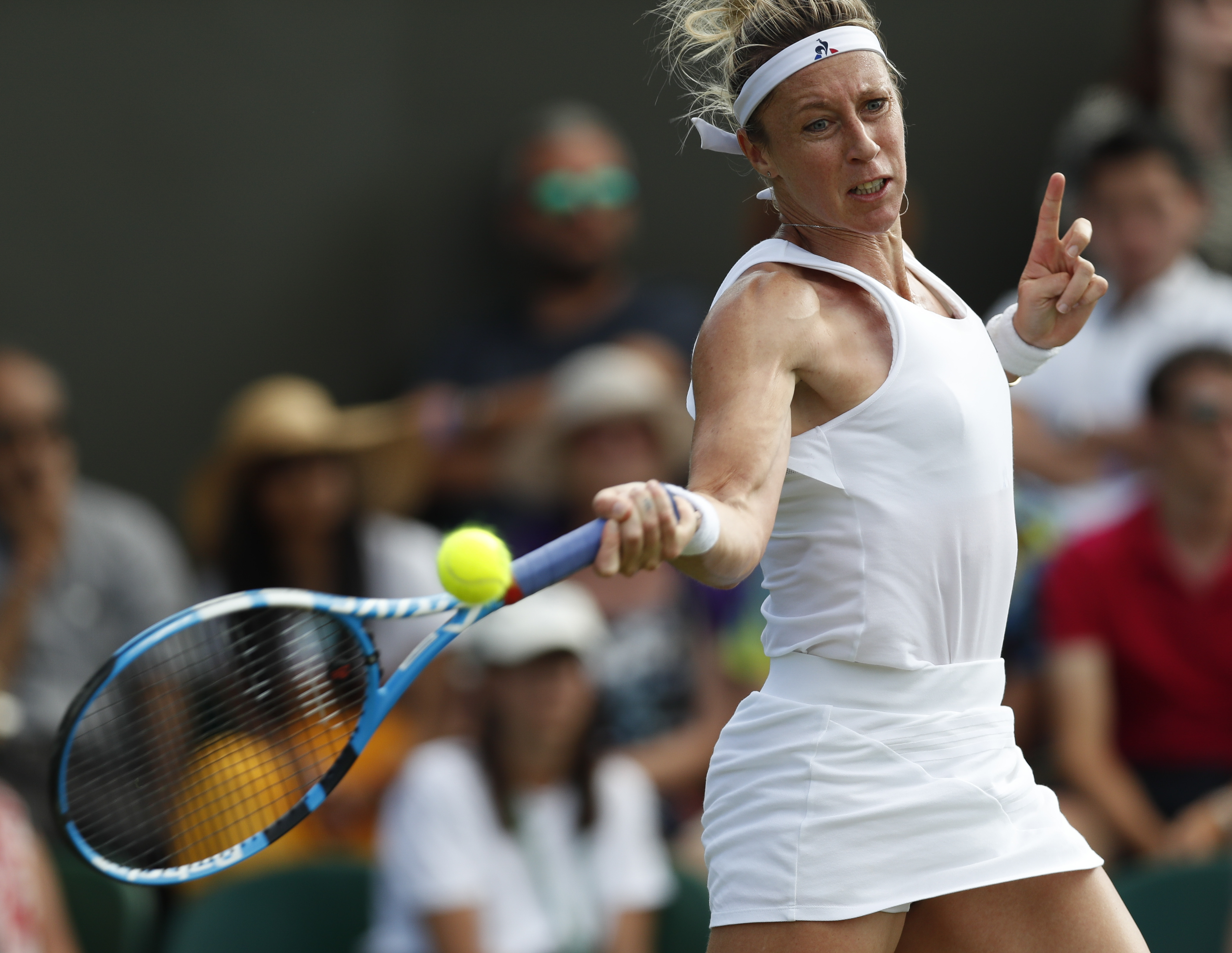 莎拉波娃在法国队比赛中出色发挥，险胜引发热议！上演精彩一战的简单介绍